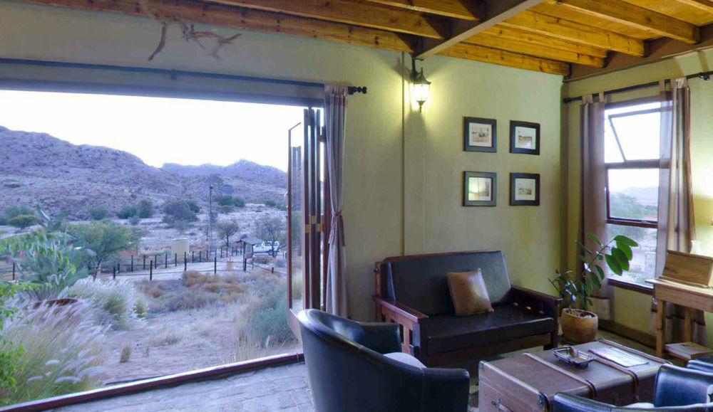 Klein-Aus Vista Desert Horse Inn المظهر الخارجي الصورة
